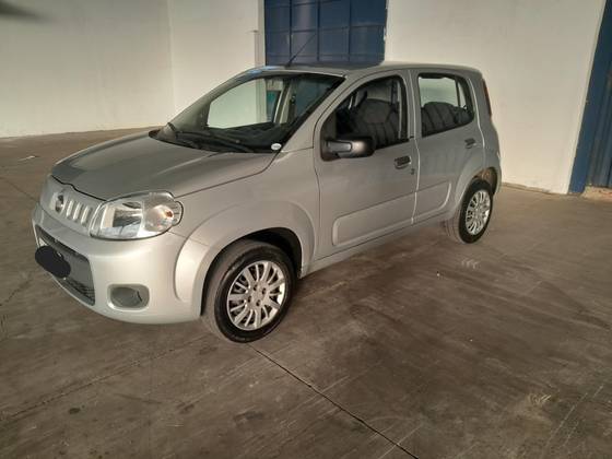 FIAT UNO 1.0 EVO VIVACE 8V FLEX 4P MANUAL FIAT UNO 1.0 EVO VIVACE 8V FLEX 4P MANUAL